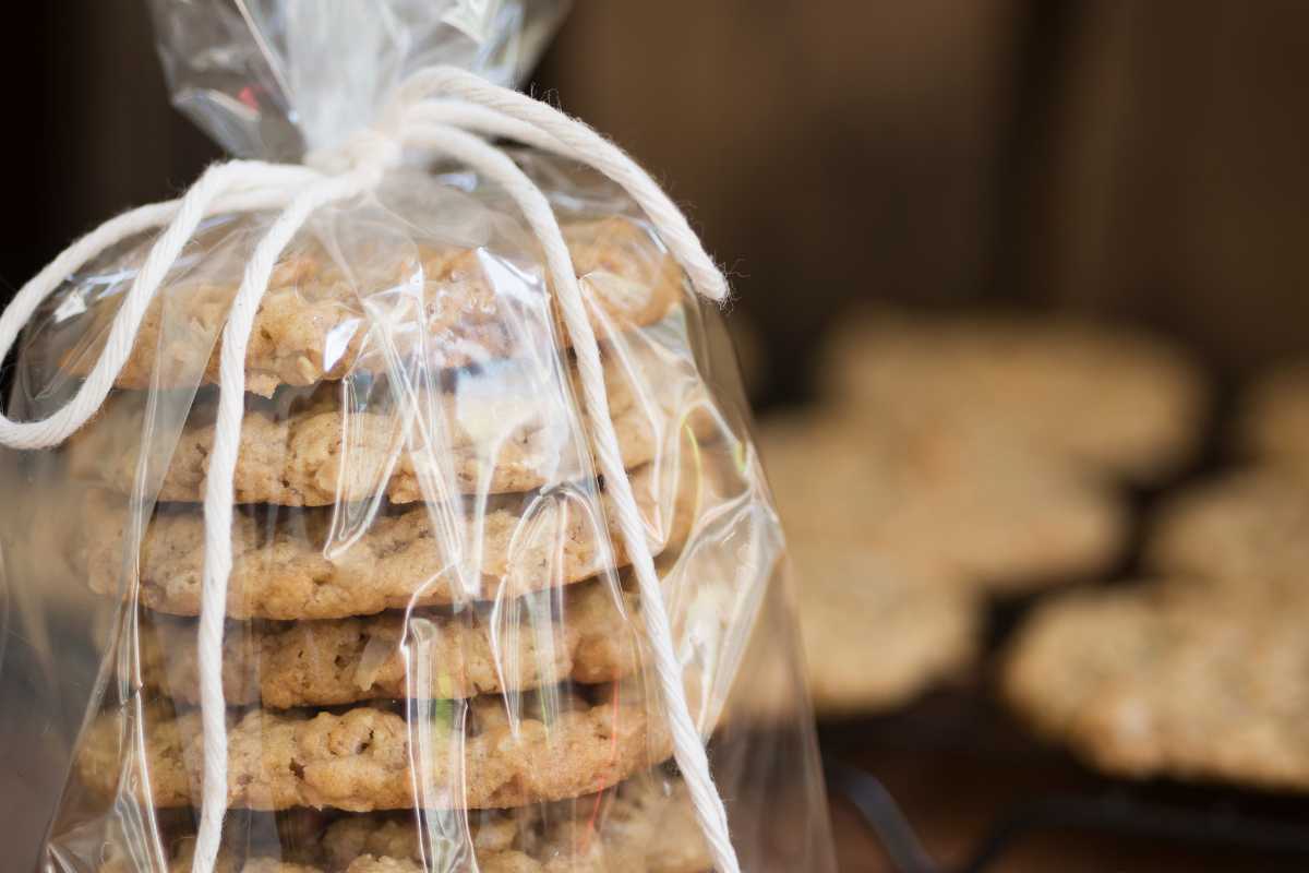 Biscotti fatti in casa in un sacchetto